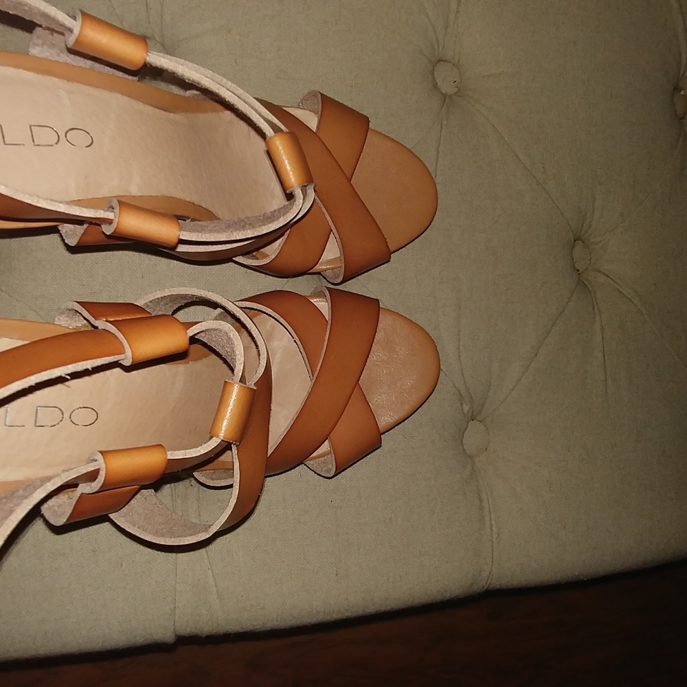 ALDO Wedges - Picture 2 of 3